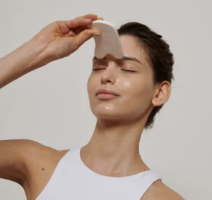 Bouti Gua Sha - kamień do masażu twarzy gua sha Boutijour